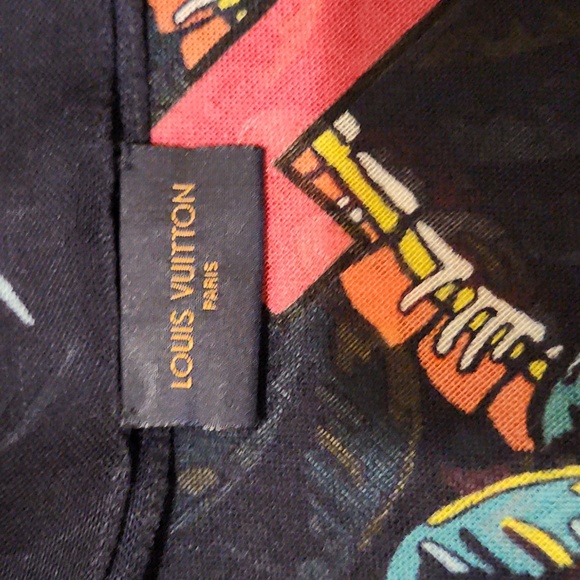 Limited edition Luis Vuitton palm tree extra large size scarf - Picture 5 of 11